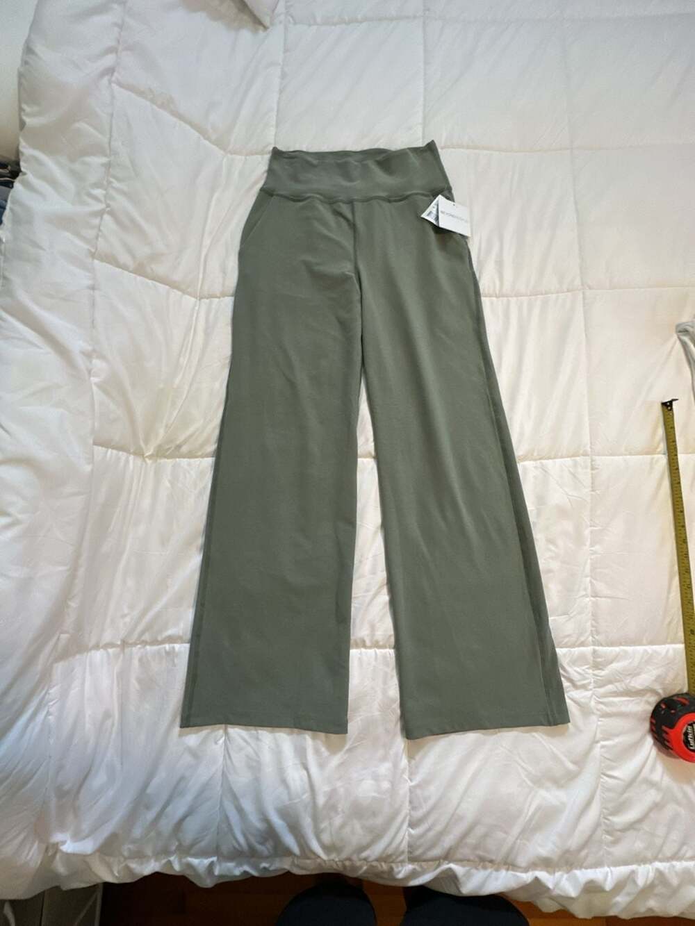 Beyond Yoga Spacedye Size S Green Pocket Wide Leg Yoga Pants NWT